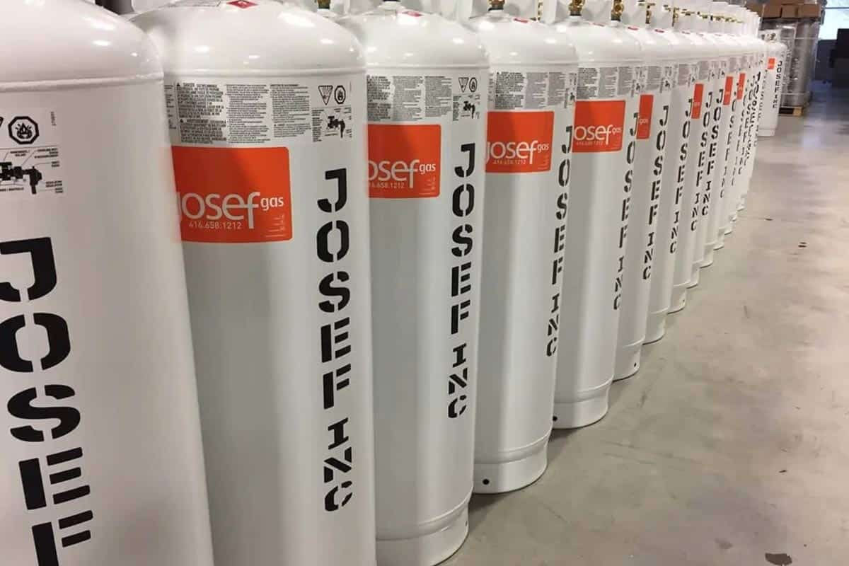 Optimal propane for forklift engine life relies on strict industrial gas standards. Secure reliable, high-purity gas with a trusted propane supplier in GTA offering fast propane delivery.