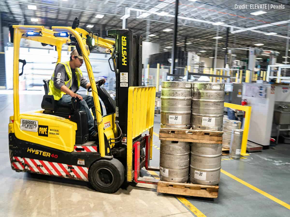 Propane-vs.-Electric-Which-Forklift-Fuel-Wins-for-High-Intensity-Warehousing
